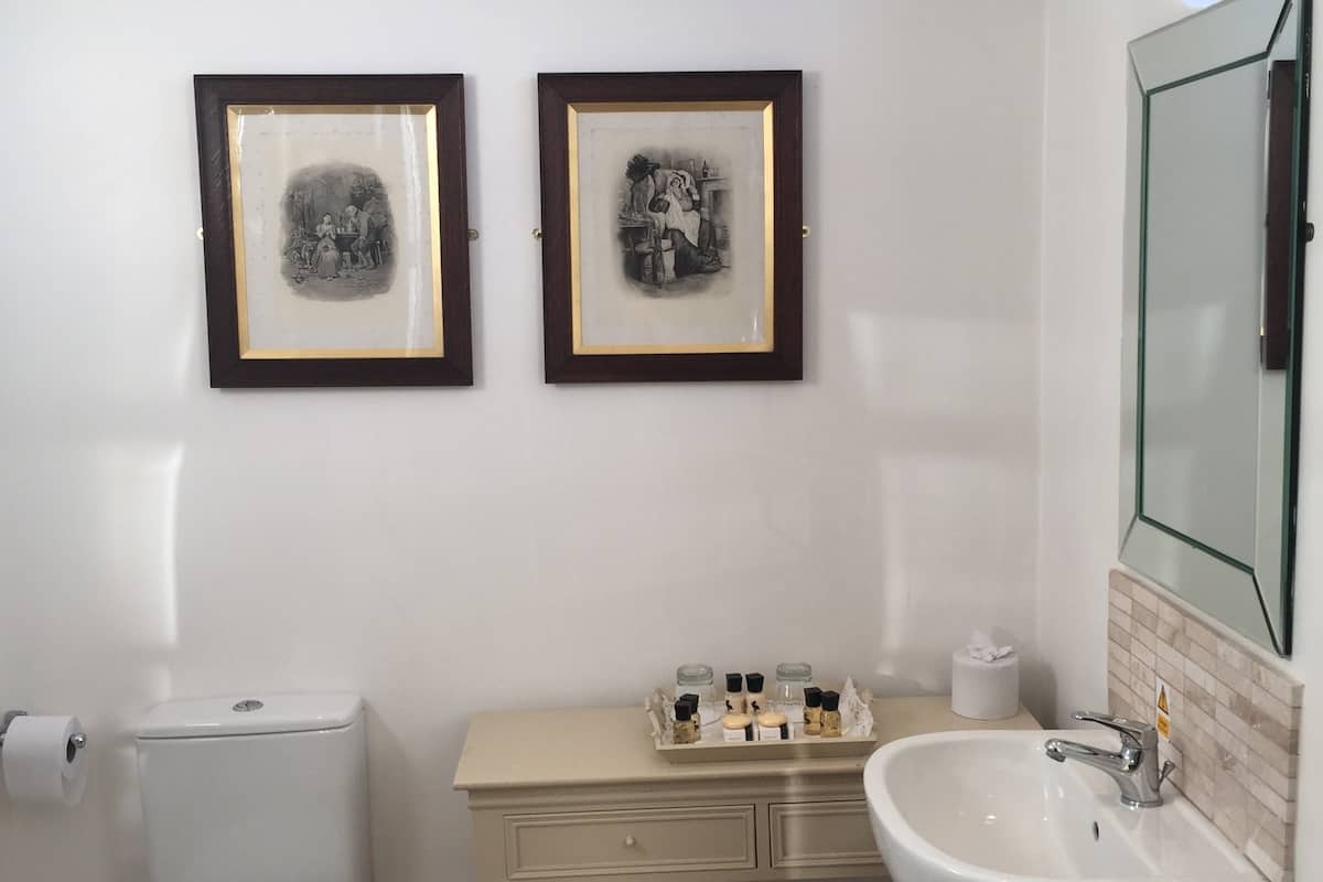 classic double room | 1 bedroom, individually decorated, blackout curtains, free wifi