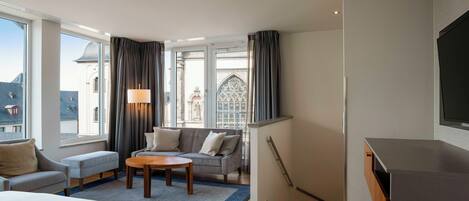 Suite, 1 King Bed (Duplex)