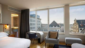 Suite, 1 King Bed, Connecting Rooms (Duplex) | Premium bedding, pillow-top beds, minibar, in-room safe