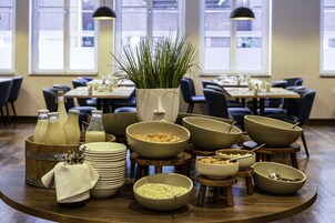 Desayuno buffet todos los días (con cargo)