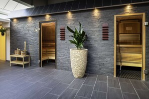 Sauna, steam room