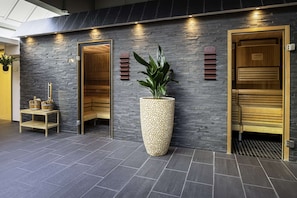 Sauna, steam room
