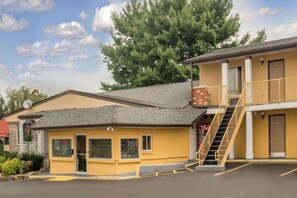 الإطلالة من المنشأة