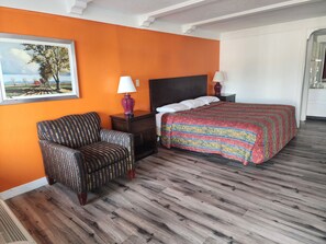Basic Room | 1 bedroom, blackout drapes, iron/ironing board, free WiFi - Travelodge by Wyndham Elkton University Area (Elkton)