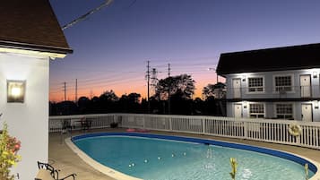 Seasonal outdoor pool
