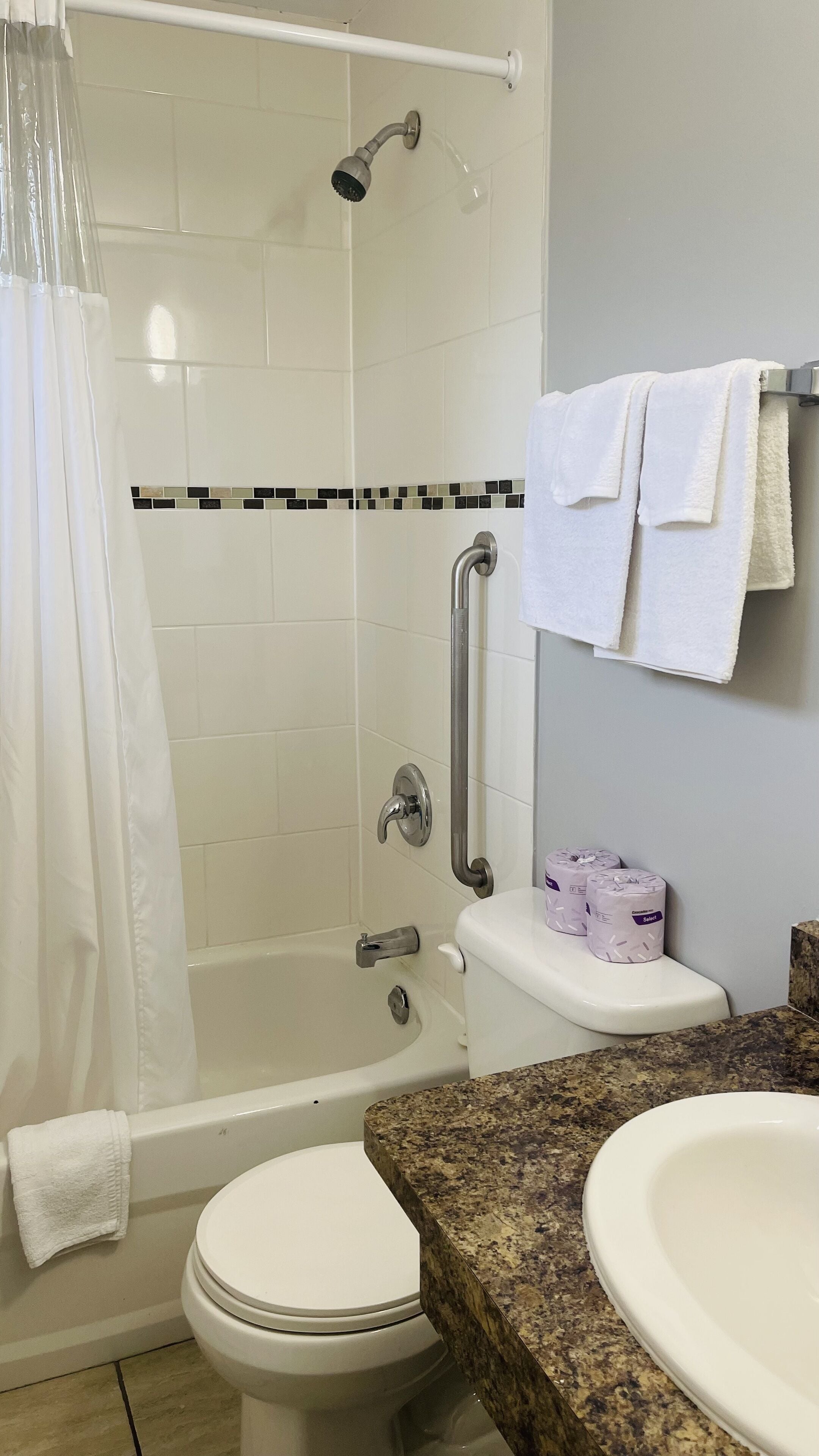 Photo - Falls Lodge by the Falls (Formerly Knights Inn)