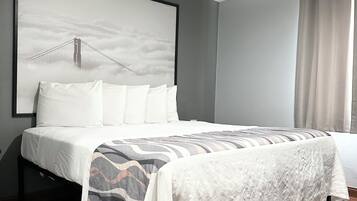 Habitación estándar, 1 cama King size, para no fumadores | Escritorio, tabla de planchar con plancha, wifi gratis y ropa de cama