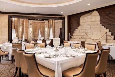 Restaurante. Travelodge by Wyndham Richmond Hill