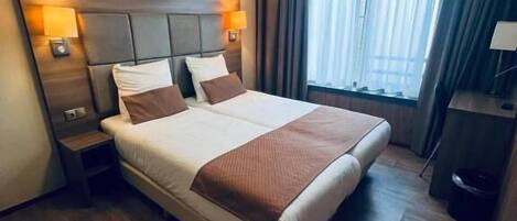 Classic Twin Room, 2 Single Beds | In-room safe, desk, laptop workspace, bed sheets
