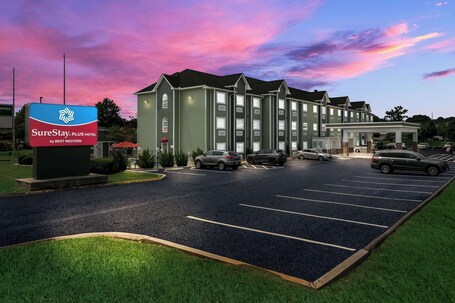 SureStay Plus Hotel by Best Western Sevierville - Image 9