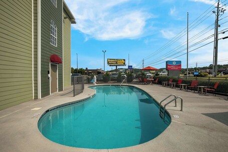 SureStay Plus Hotel by Best Western Sevierville - Image 11