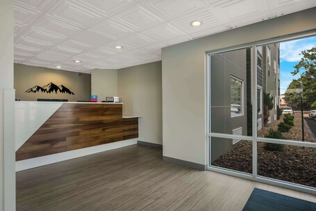 SureStay Plus Hotel by Best Western Sevierville - Image 4