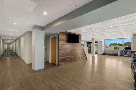 SureStay Plus Hotel by Best Western Sevierville - Image 2