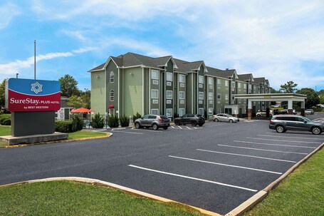 SureStay Plus Hotel by Best Western Sevierville - Image 21