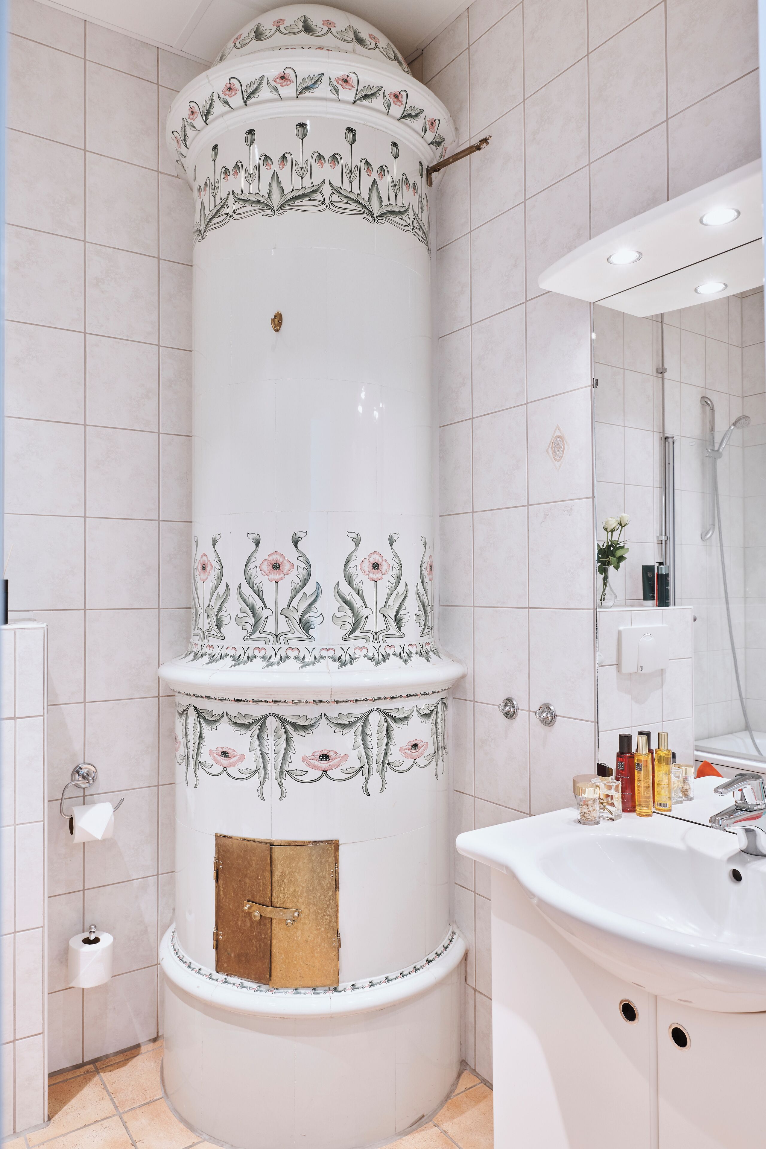 hair dryer, towels, toilet paper