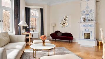 Suite – executive, 1 kingsize-seng, ikke-røyk (Separate Living Room) | Individuelt dekorert, individuelt innredet og blendingsgardiner