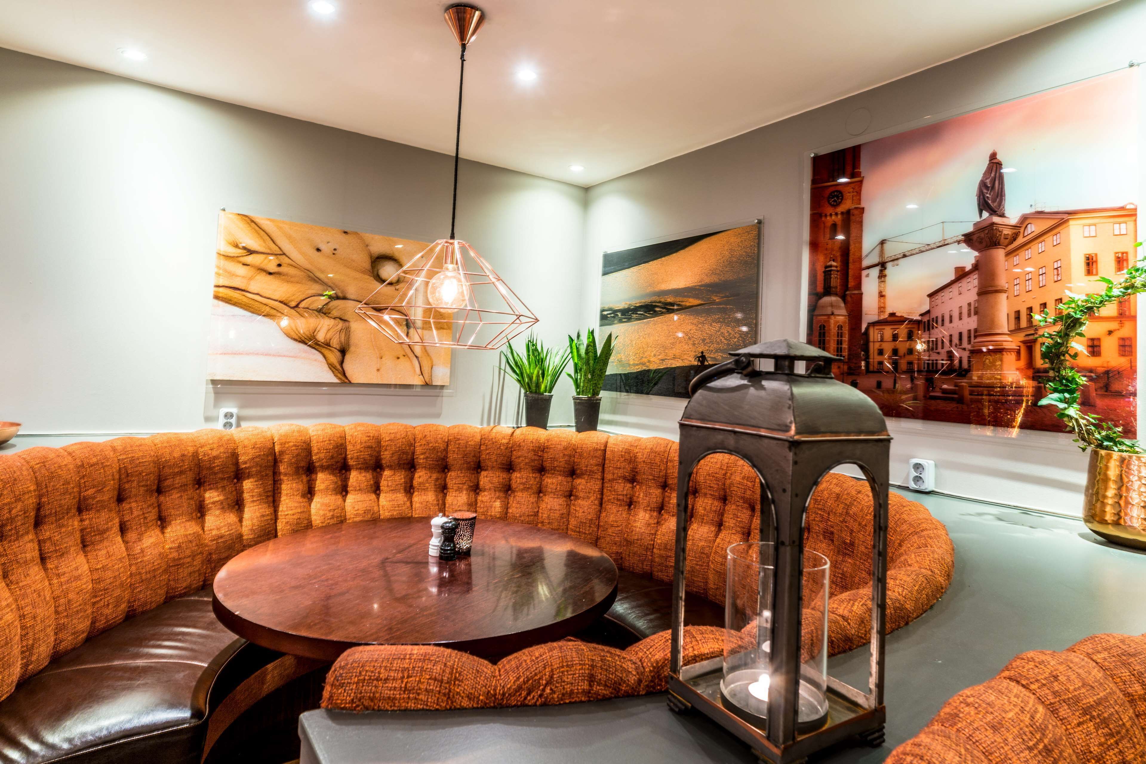 breakfast and dinner served