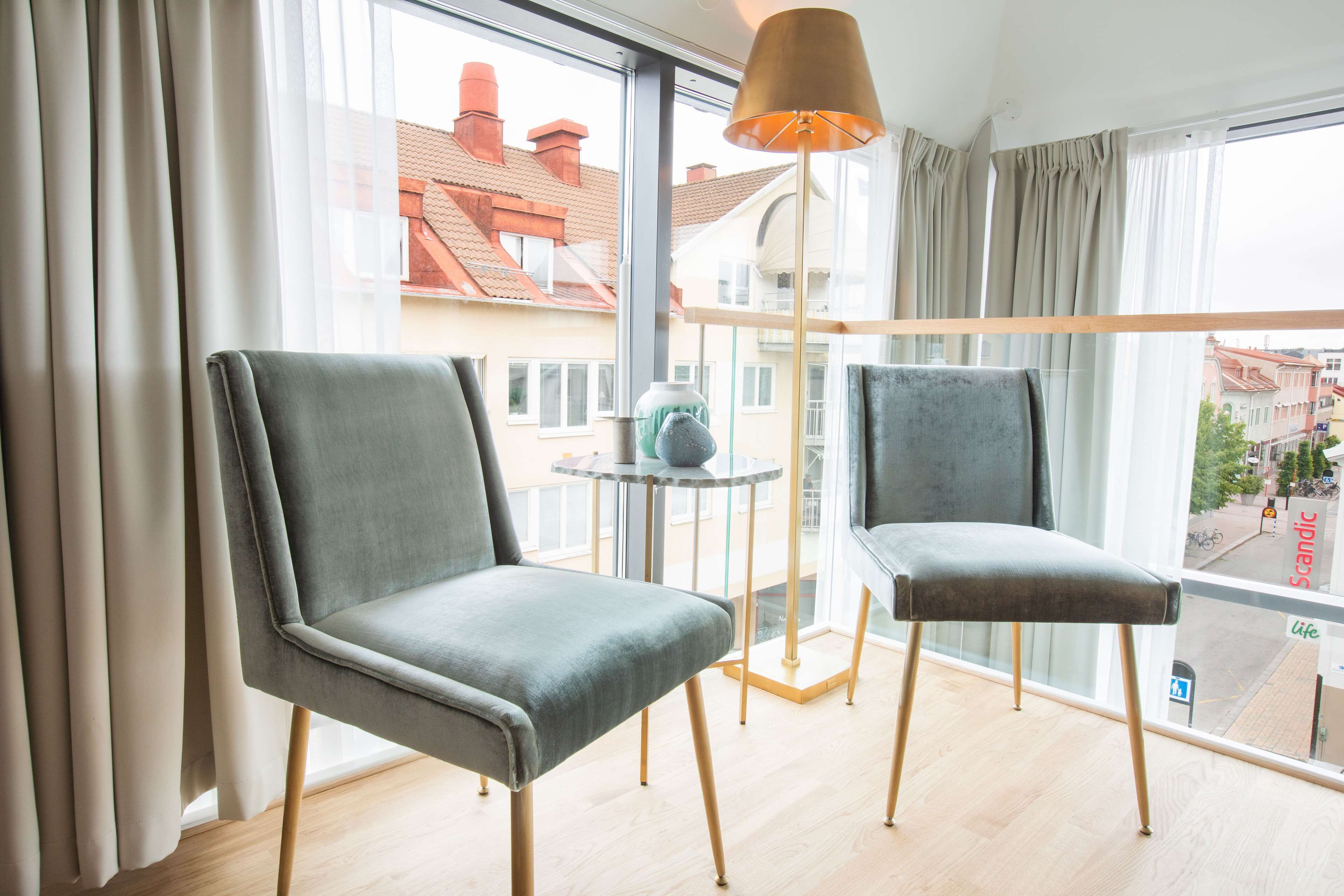 presidential suite | iron/ironing board, free wifi, bed sheets