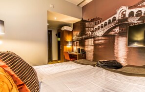 Twin Room | Iron/ironing board, free WiFi, bed sheets