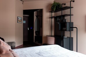 Habitació doble estàndard | Escriptori, espai de treball apte per a portàtils i cortines opaques 