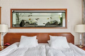 Suite, 2 habitaciones, para no fumadores, hidromasaje | Ropa de cama de alta calidad y caja de seguridad en la habitación 