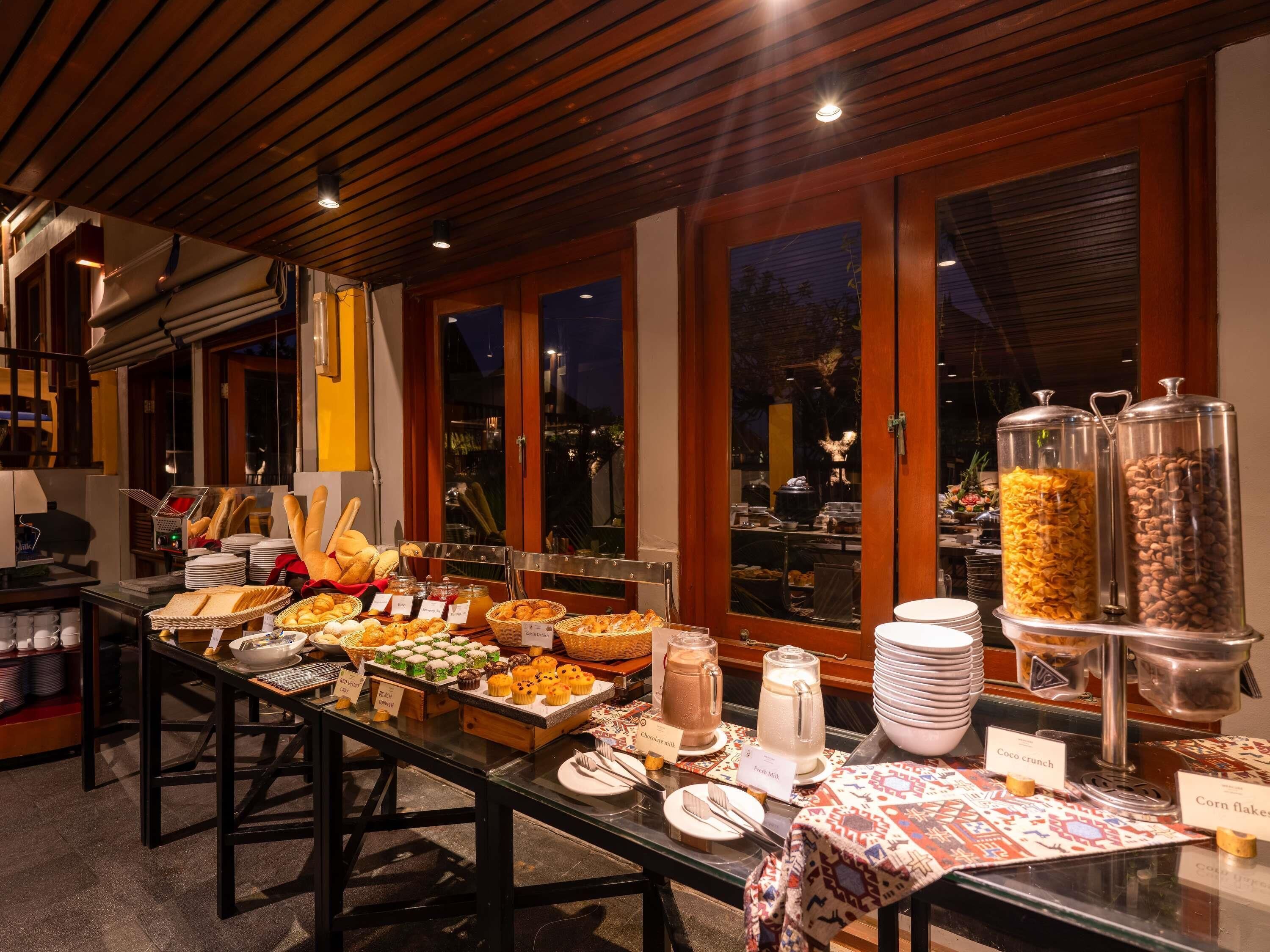 Frokostbuffé hver dag (USD 20 per person)