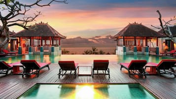 Outdoor pool, pool loungers