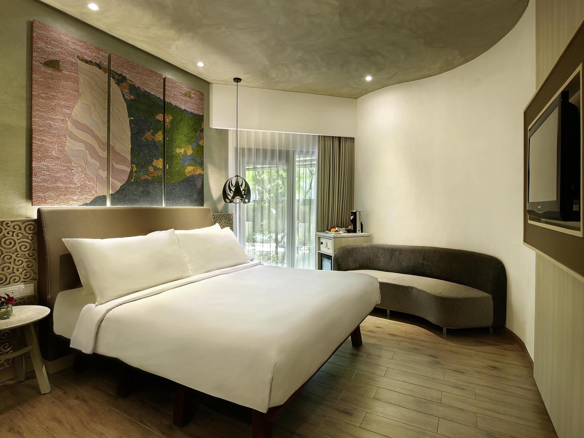 Superior Room, 1 Double Bed | In-room safe, blackout curtains, soundproofing, iron/ironing board