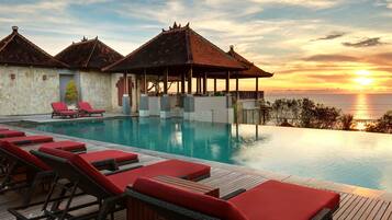 Outdoor pool, pool loungers