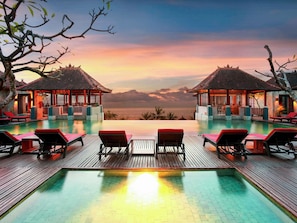 Outdoor pool, sun loungers