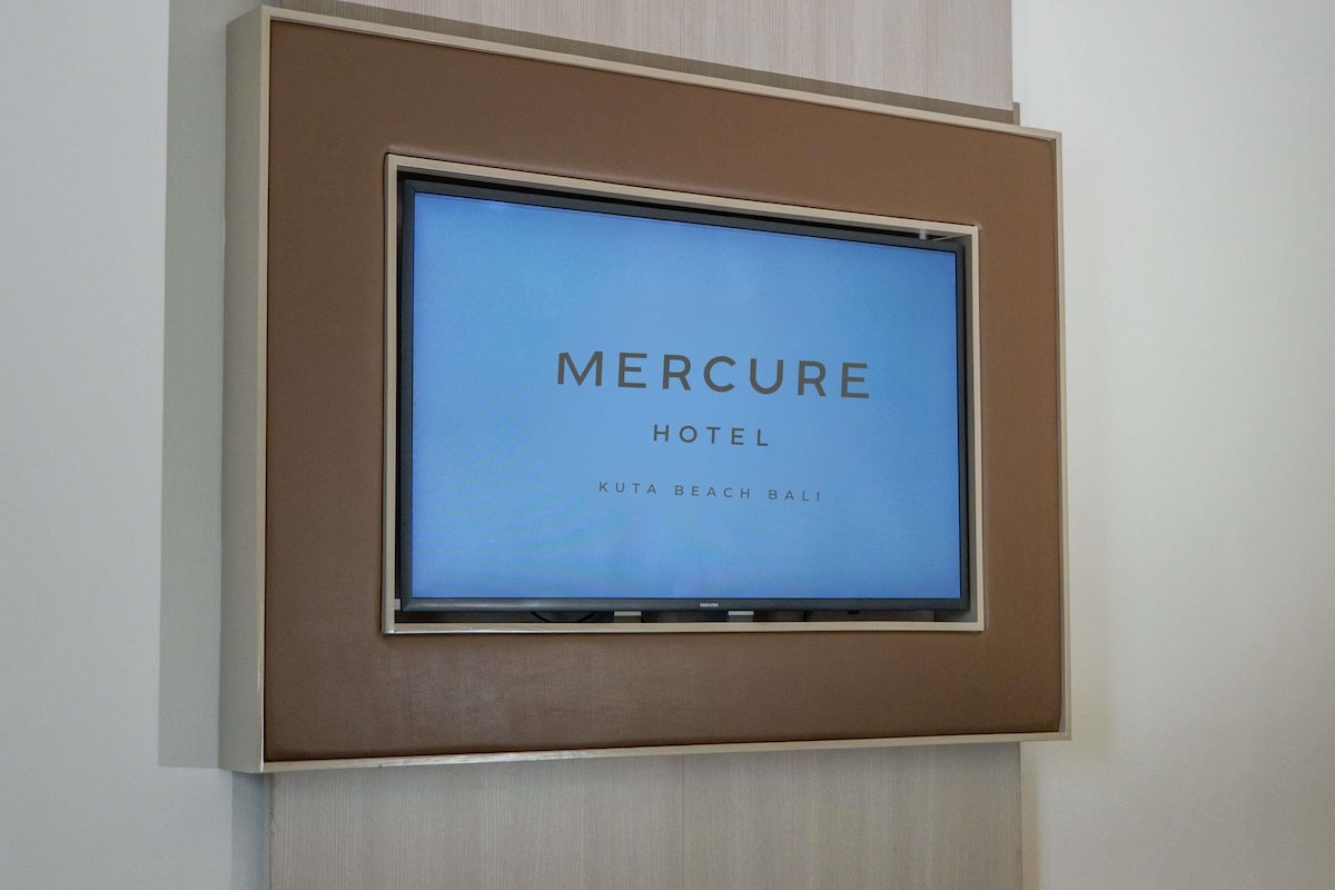 1 bedroom, in-room safe, blackout curtains, soundproofing