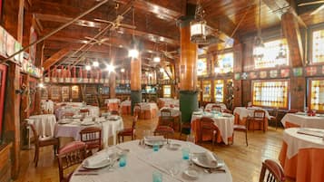 3 restaurants, lunch, dinner served; Regional cuisine