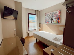 Chambre Simple | Coffres-forts dans les chambres, bureau, chambres insonorisées