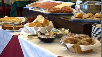 Daily buffet breakfast (EUR 8 per person)