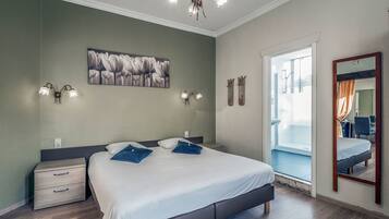 Phòng Suite dành cho gia đình | Két bảo mật tại phòng, bàn, bàn ủi/dụng cụ ủi quần áo