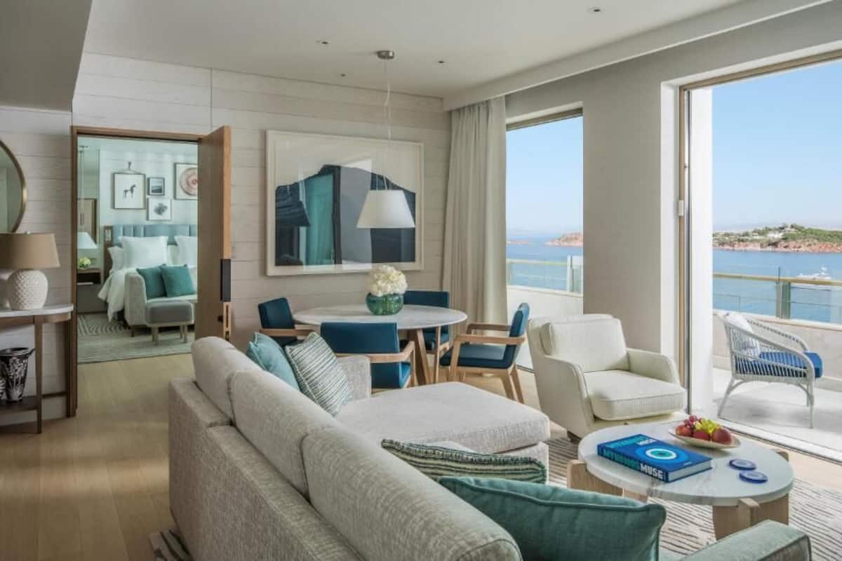 1 bedroom, premium bedding, minibar, in-room safe