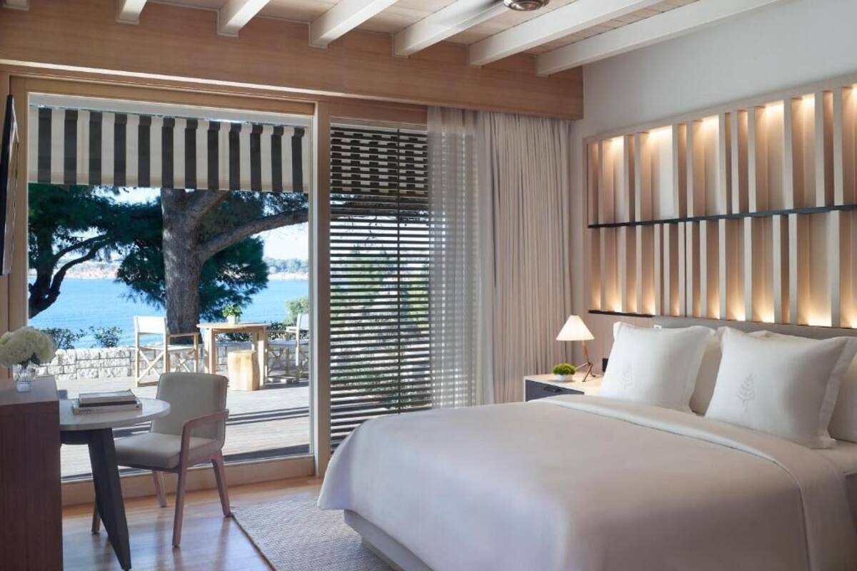 1 bedroom, premium bedding, minibar, in-room safe