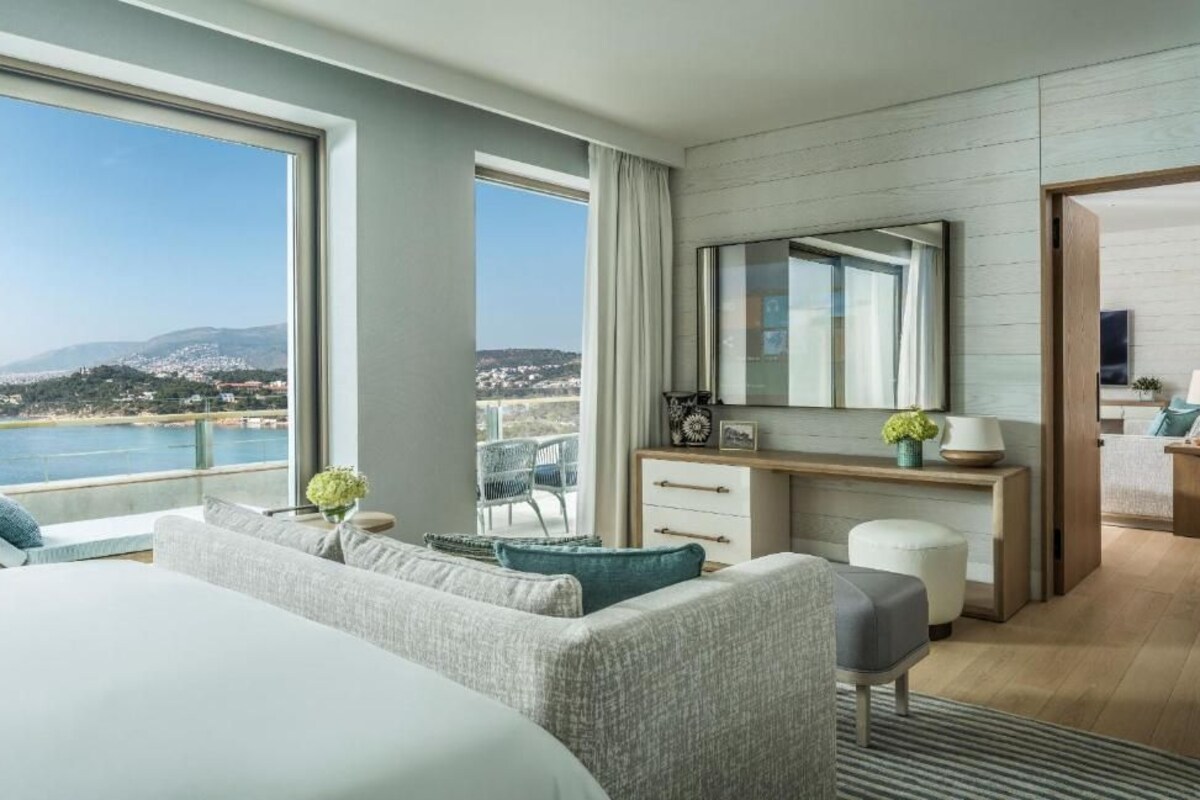 1 bedroom, premium bedding, minibar, in-room safe