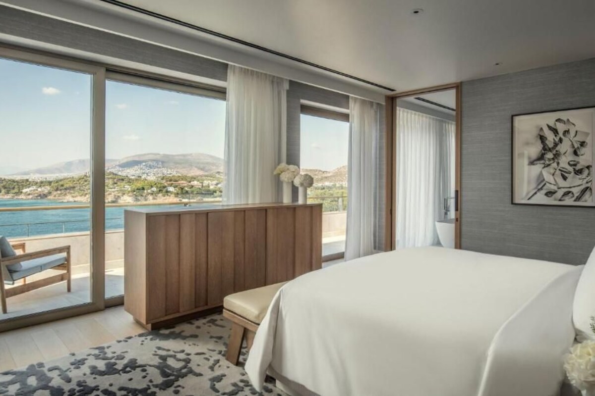 1 bedroom, premium bedding, minibar, in-room safe