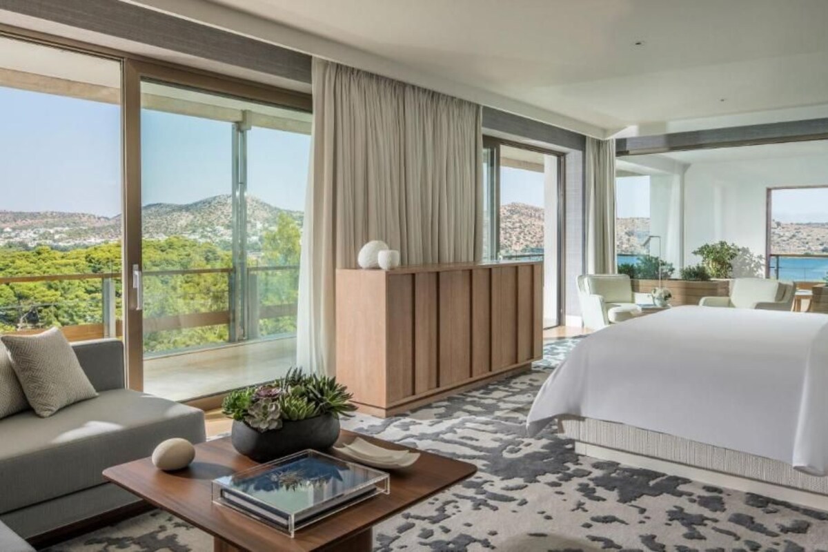 1 bedroom, premium bedding, minibar, in-room safe