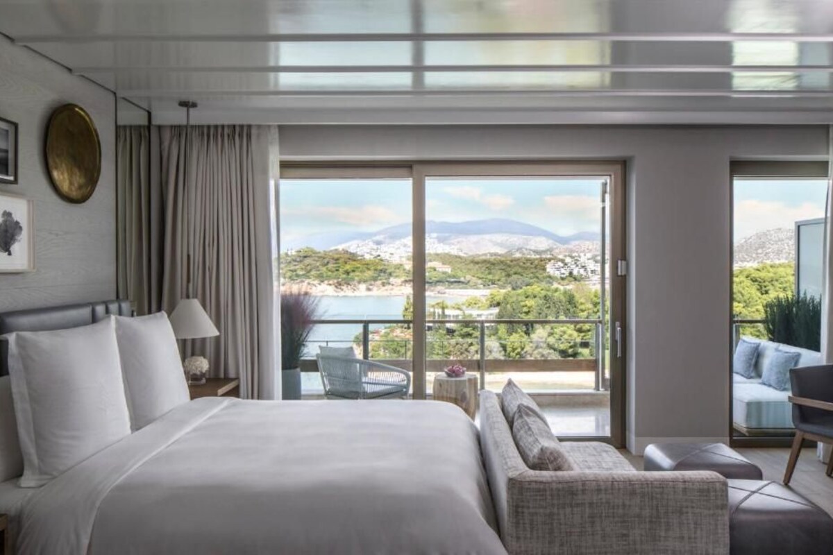 1 bedroom, premium bedding, minibar, in-room safe