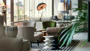 2 من البارات/الاستراحات