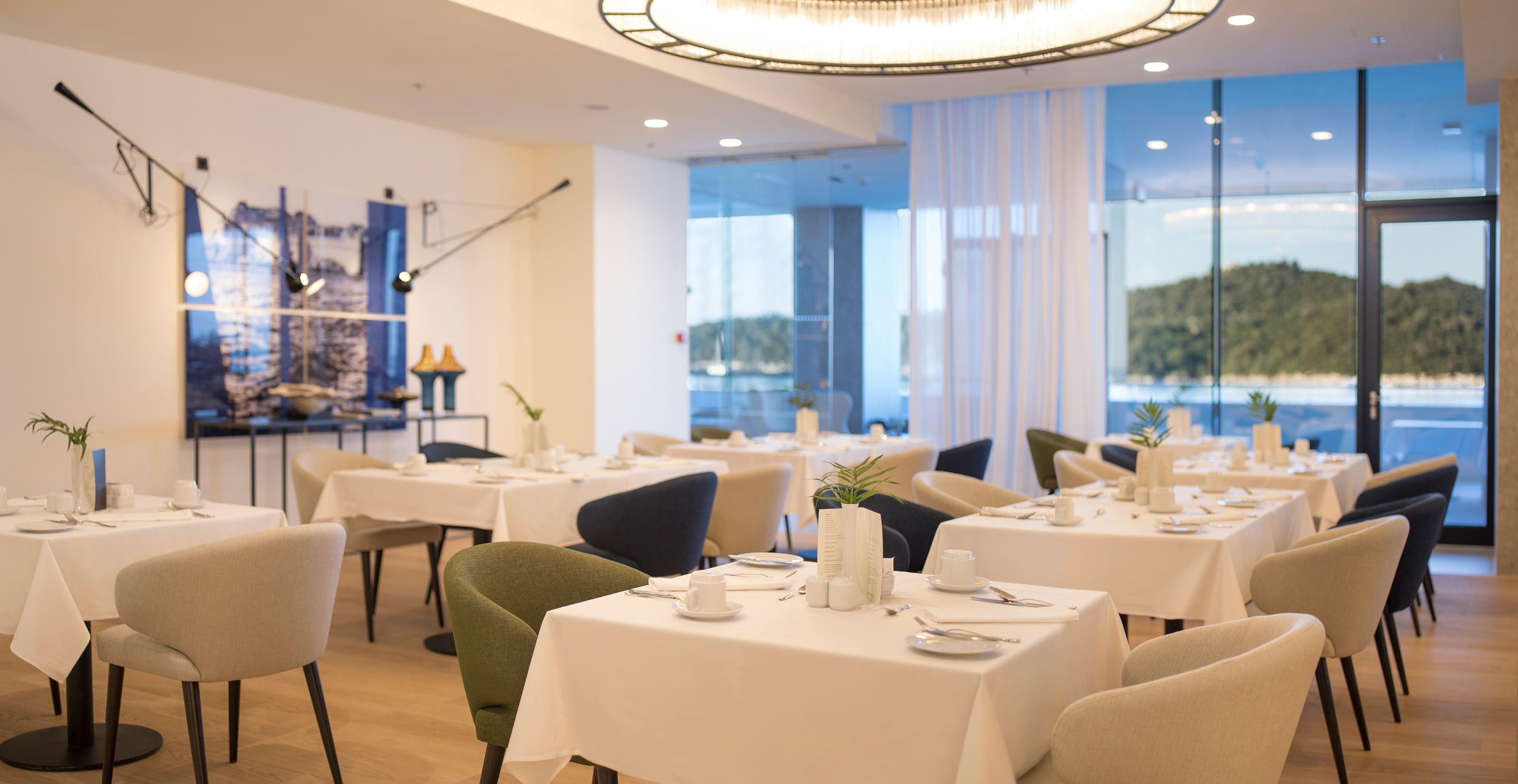 3 restaurants, breakfast, lunch, dinner served; mediterranean cuisine