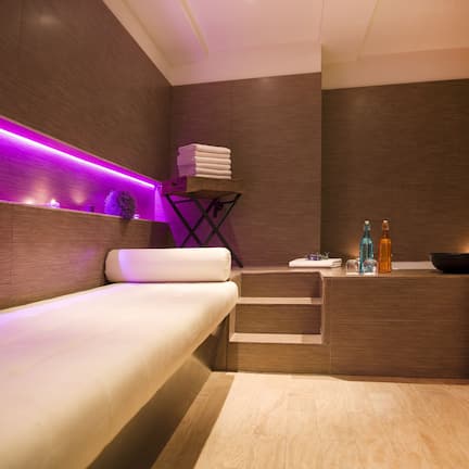 Couples treatment rooms, sauna, body treatments, aromatherapy