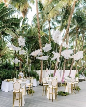 Outdoor banquet area at Sagamore Hotel South Beach - An All Suite Hotel