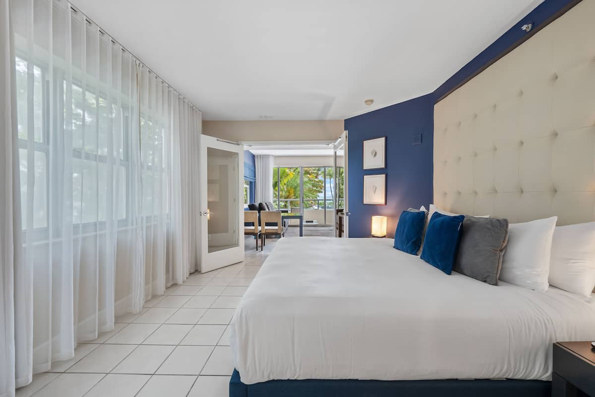 Suite, Garden View | Premium bedding, in-room safe, individually decorated