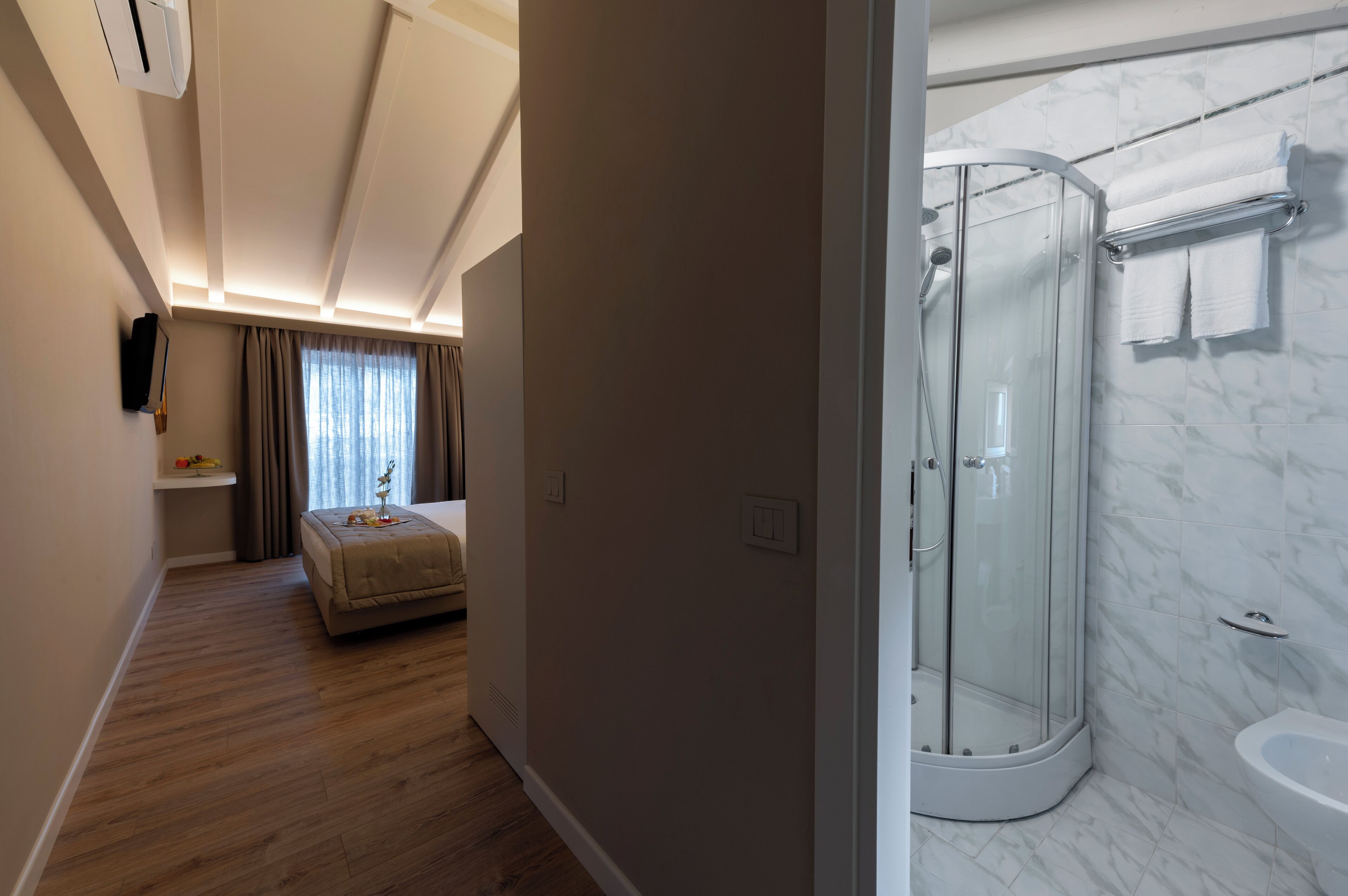 premium bedding, down duvets, select comfort beds, minibar