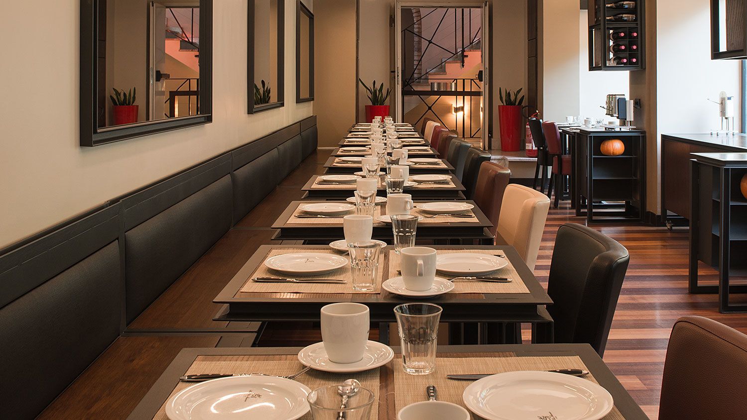 daily cooked-to-order breakfast (eur 12.5 per person)