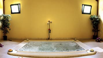 Sauna, hot tub, Turkish bath, hydrotherapy, massage/treatment rooms