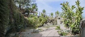 Private beach nearby, sun-loungers, beach umbrellas, beach bar